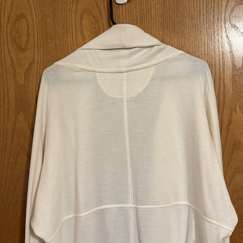 Women’s Cardigan - Picture 4 of 5